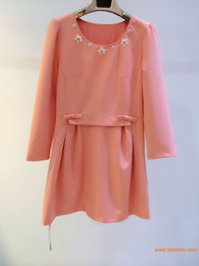 秋冬装批发、品牌折扣女装与尾货服装厂价直销全解析 一站式采购指南